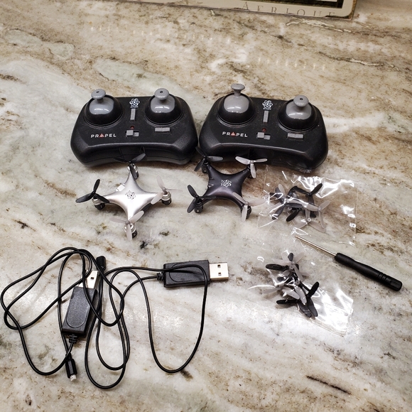 Propel Atom Mini Drone ~ Black and Silver - Picture 5 of 5